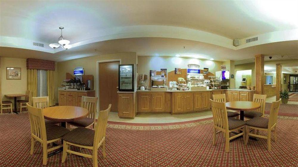 Holiday Inn Express Hotel & Suites Petersburg/Dinwiddie By Ihg Экстерьер фото